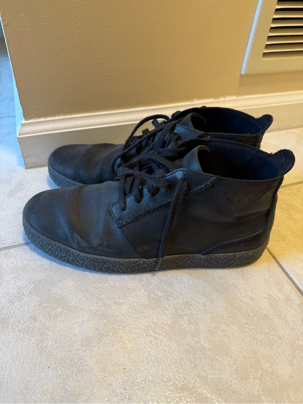 Clarks Black Leather Chukka Boots - Minimal Lace-Up